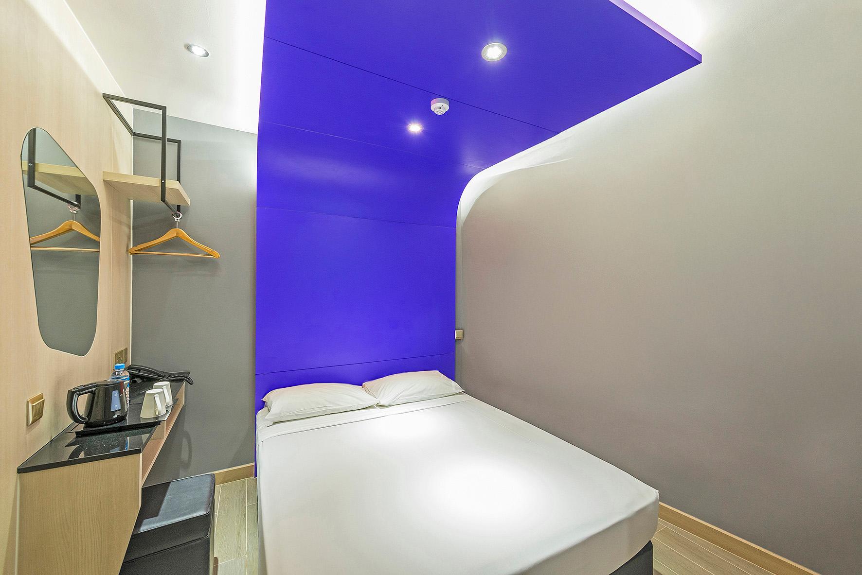 Hotel 81 - Lavender 10/18