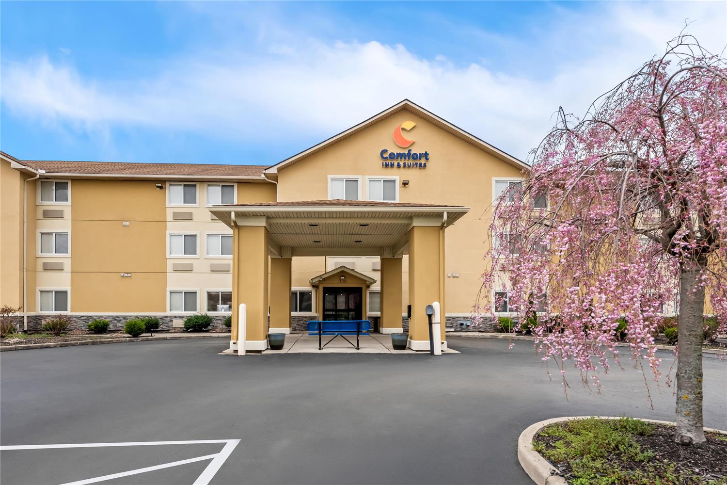 Comfort Inn & Suites Fairborn Near Wright Patterson AFB 13/15