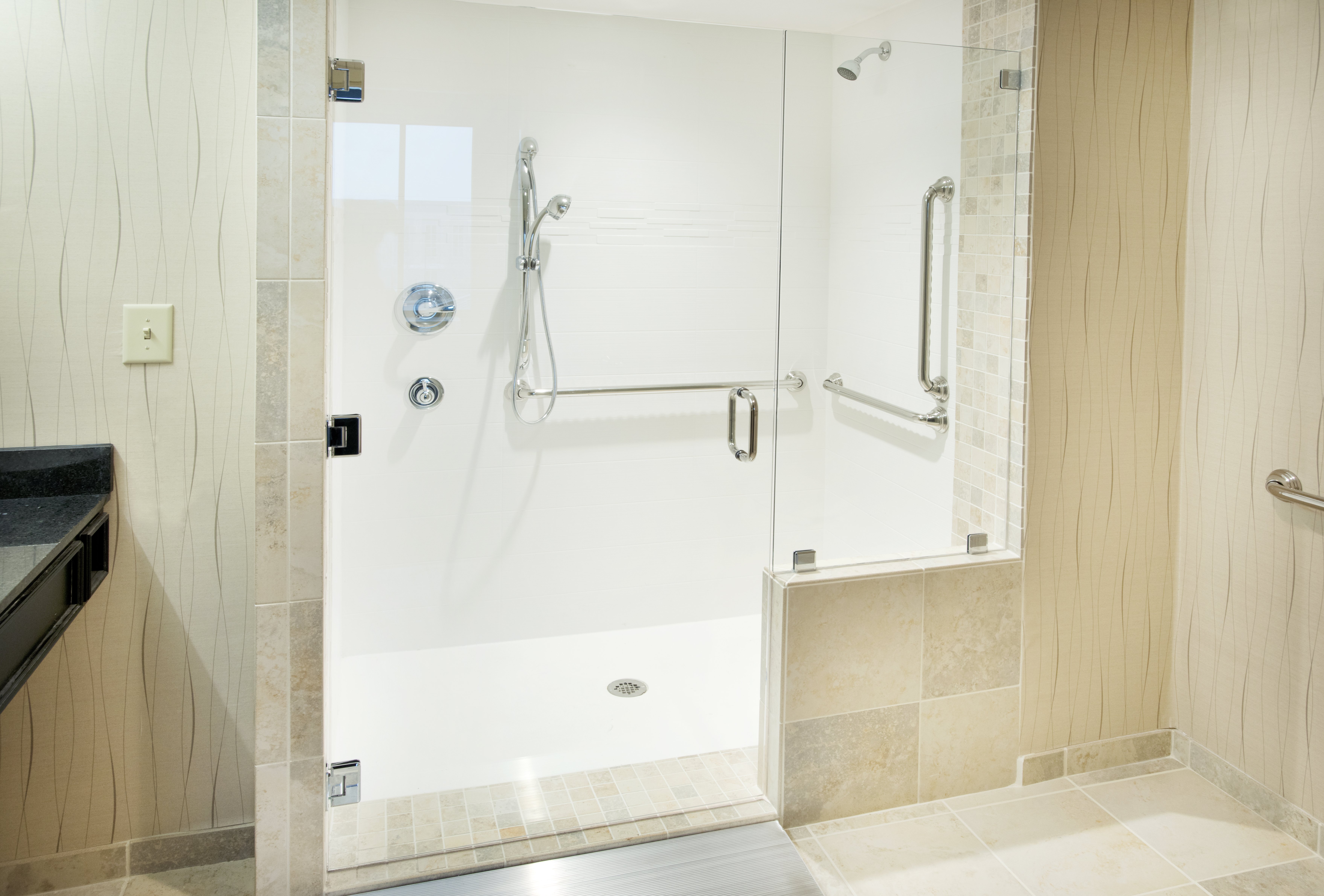 Holiday Inn Express Nashville-Hendersonville 40/41