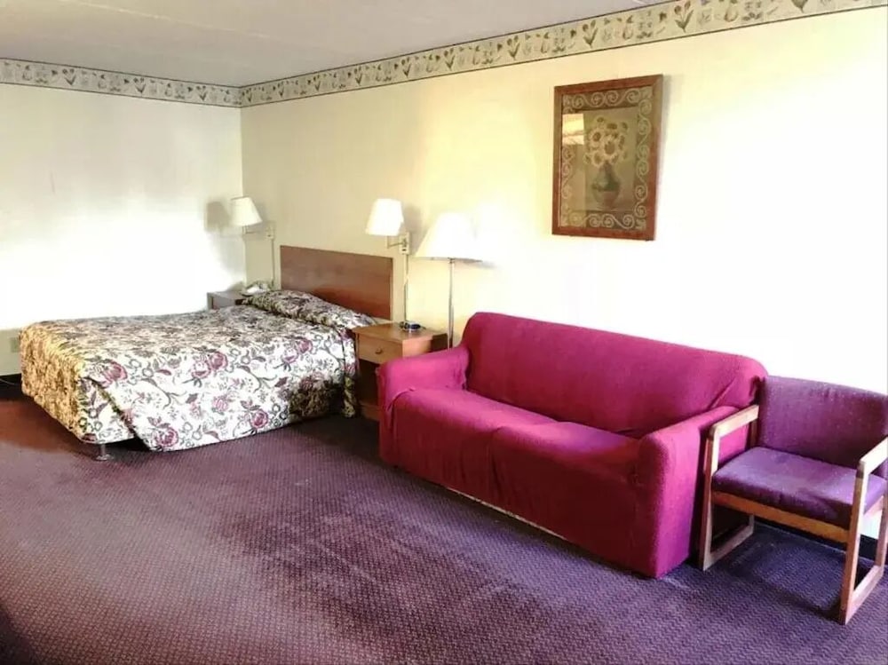 Adirondack Efficiencies Ex Econo Lodge Watertown 20/43