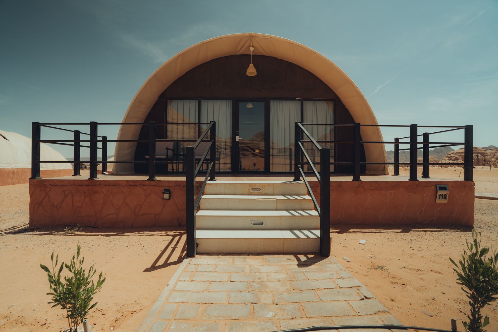 Shell Luxury Camp 18/20