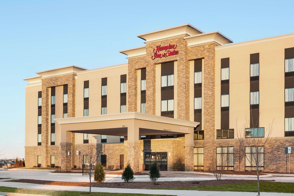 Hampton Inn and Suites Minooka 1/37