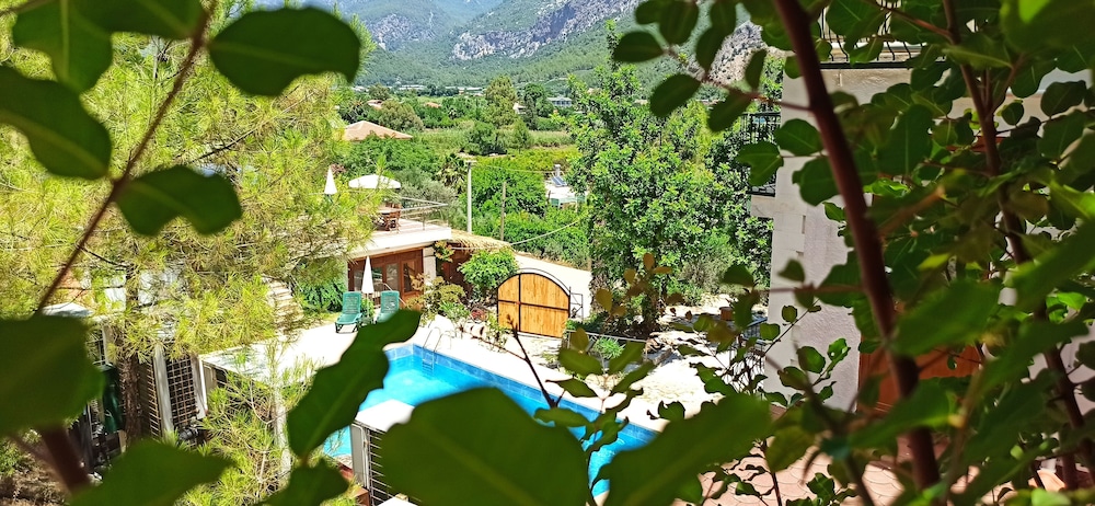 Swiss Eviniz Hotel 17/23