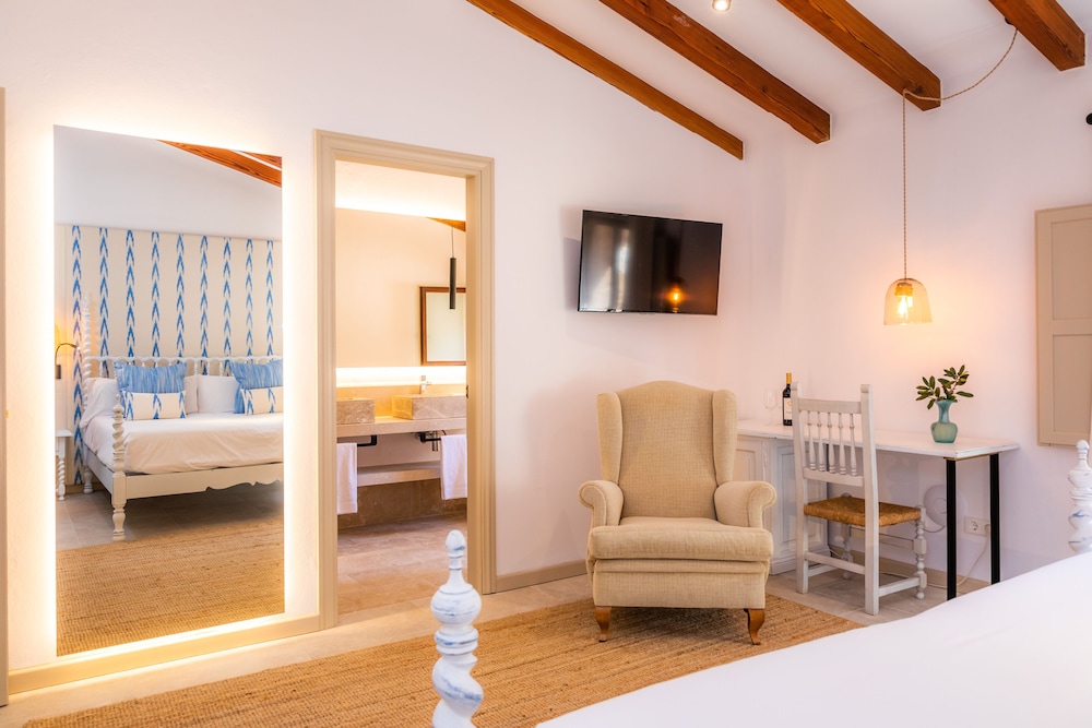 FINCA HOTEL ALBELLONS PARC NATURAL 46/70