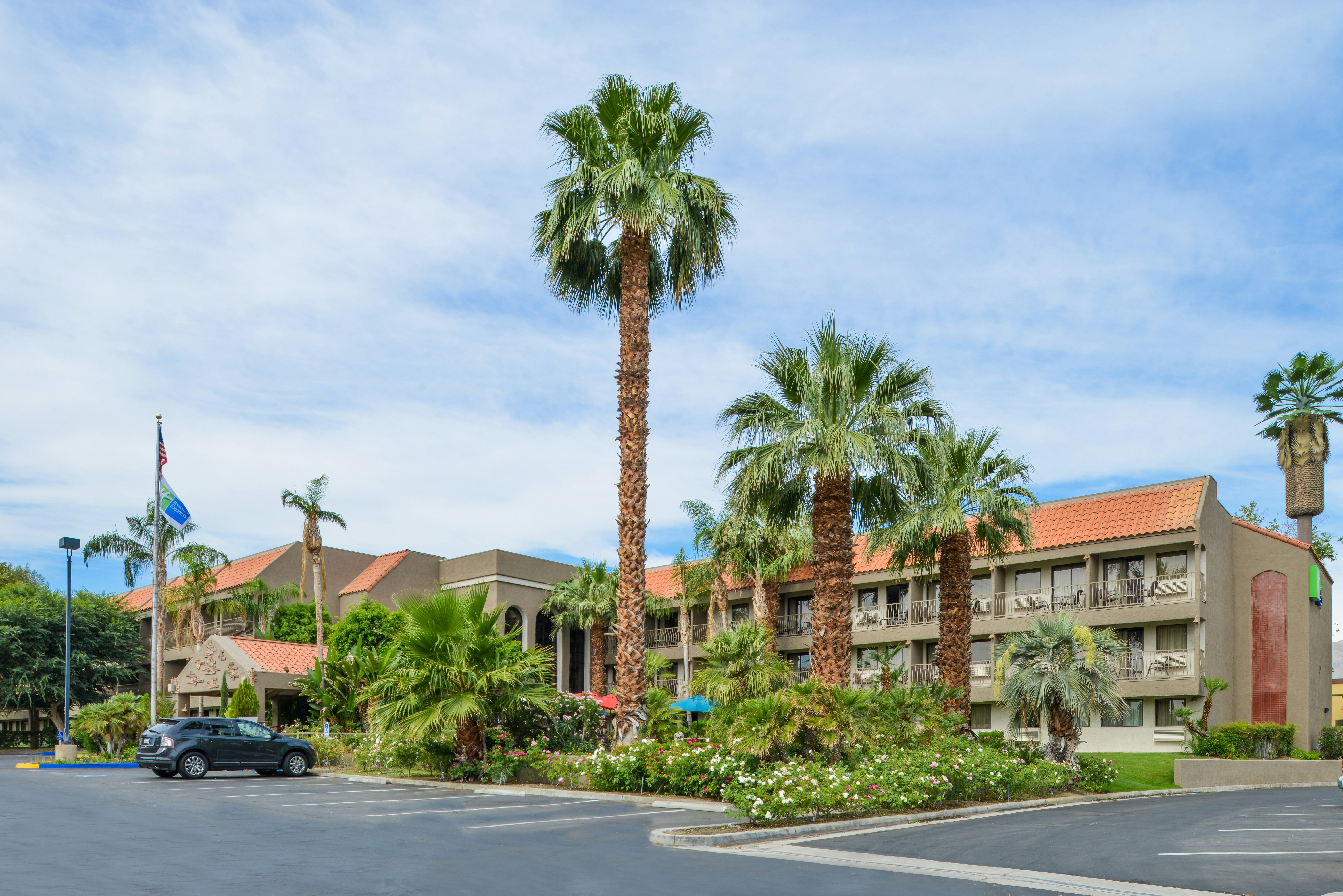 Holiday Inn Express Palm Desert 67/78