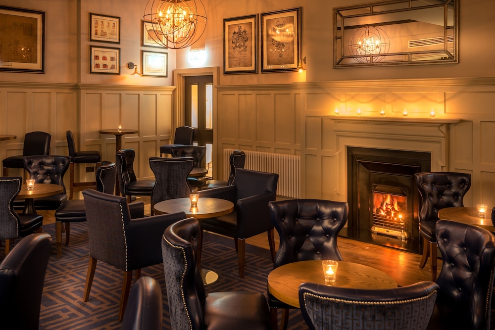 Bishop S Gate Hotel 36/43