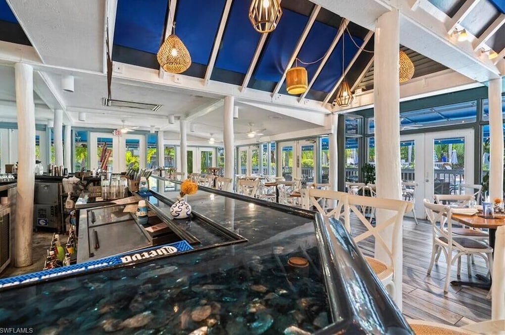 Park Shore Resort 32/60