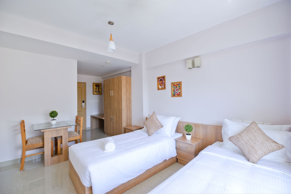 2 BEDROOMS, FAMILY, BALCONY
