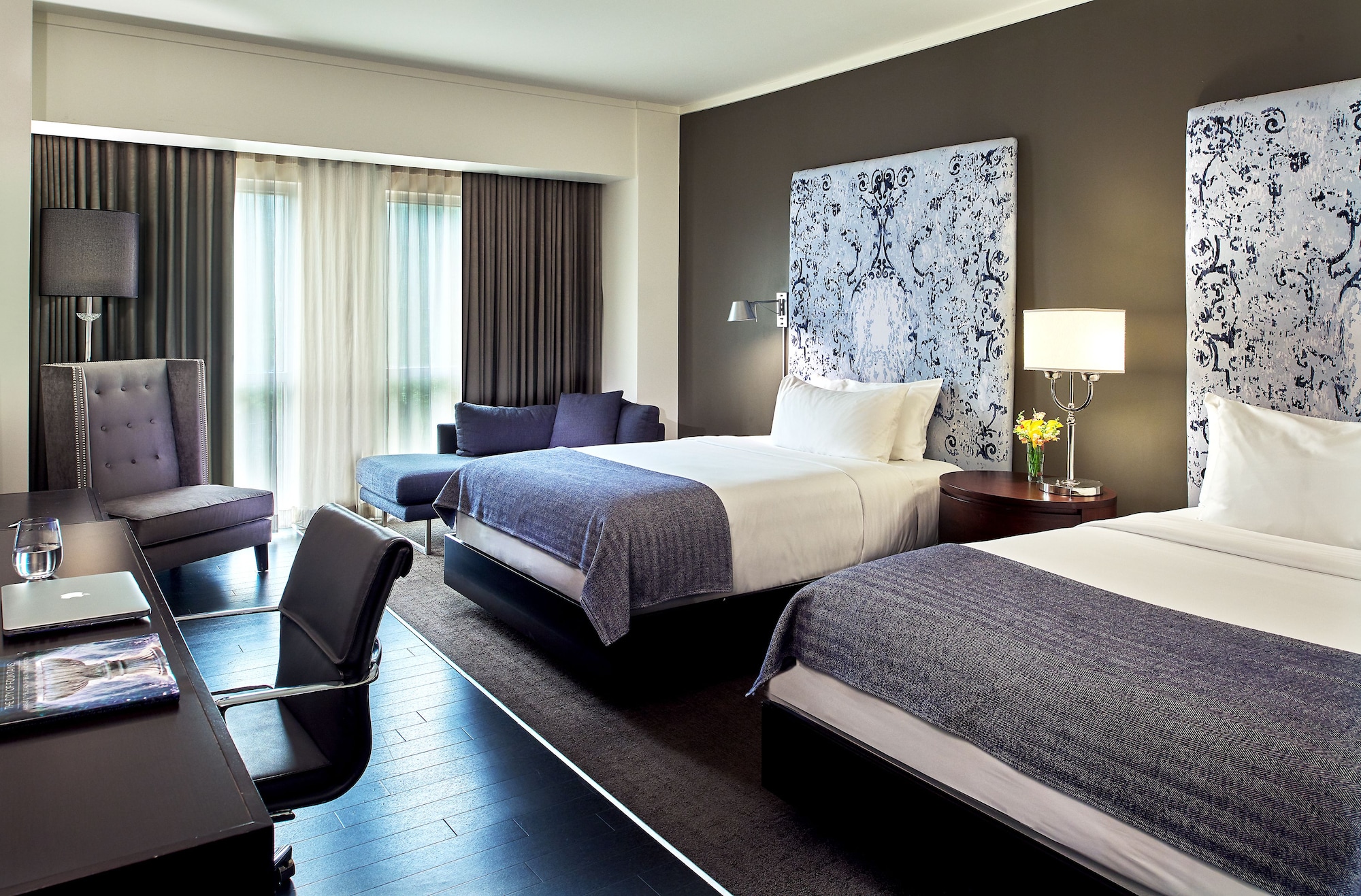 DELUXE, 2 DOUBLE BEDS