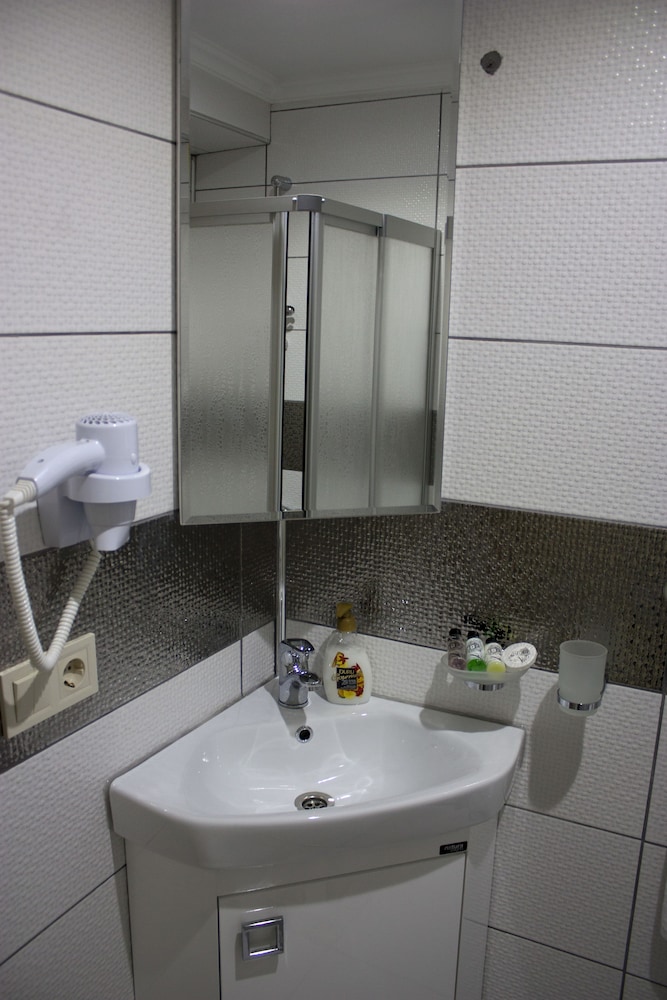 ISTANBUL CENTRAL HOTEL 34/39
