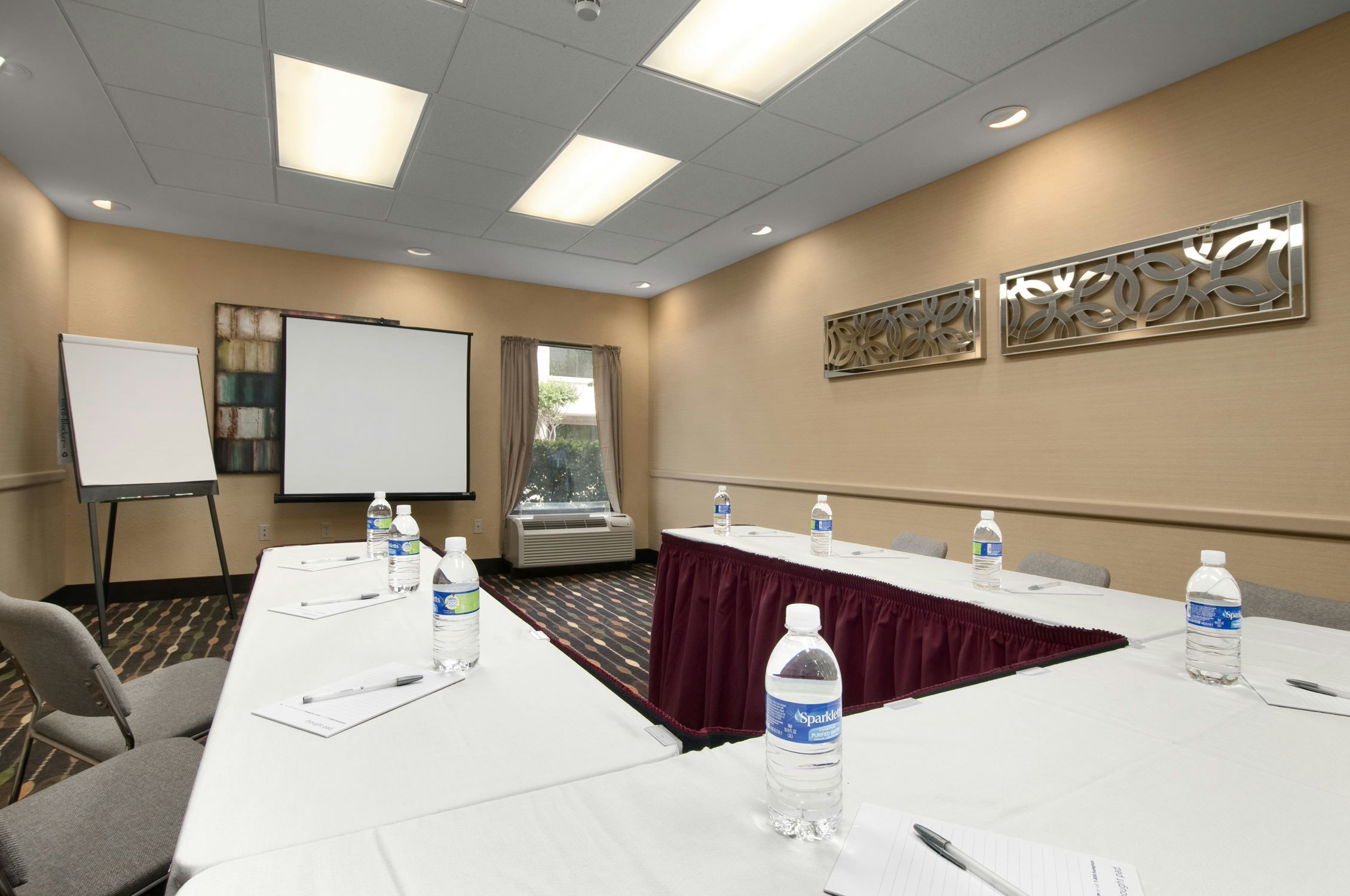 Hampton Inn Houston-Brookhollow 55/59