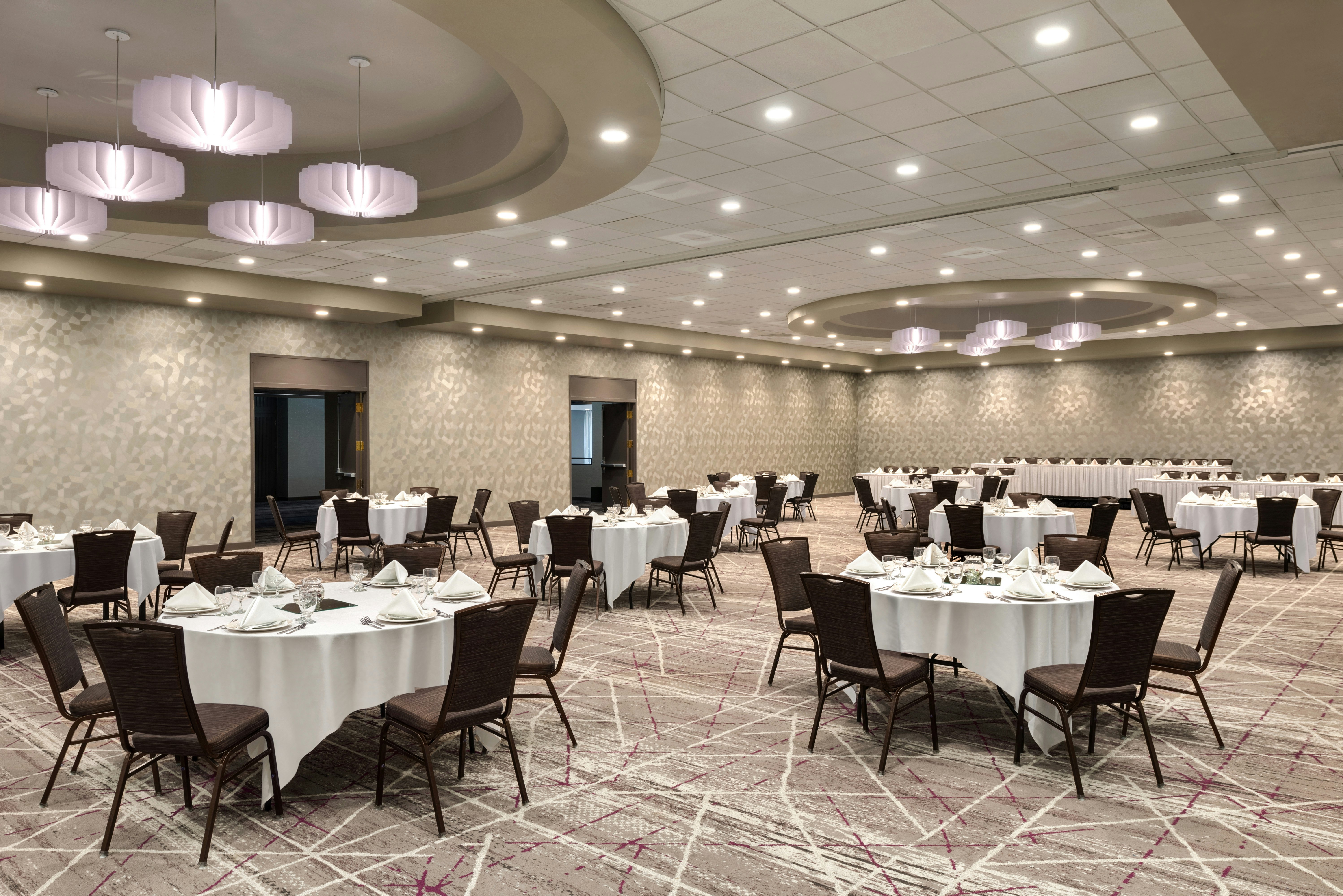 Doubletree By Hilton St Paul East 54/59