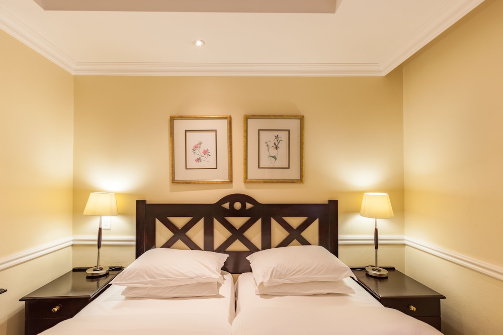 Courtyard Hotel Rosebank 22/47
