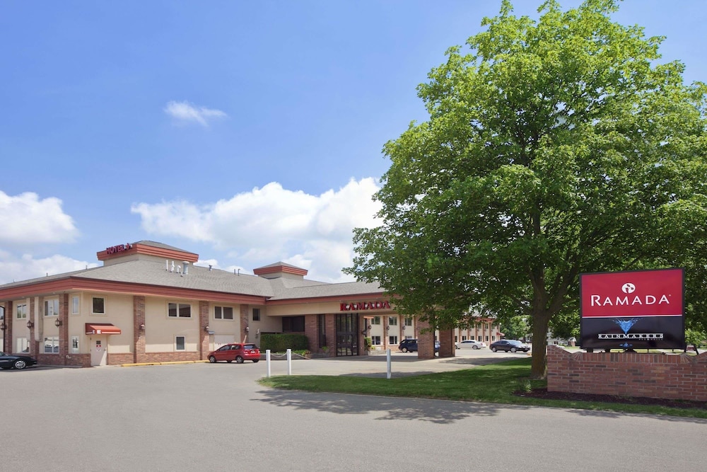 Ramada by Wyndham Saginaw Hotel and Suites 2/28