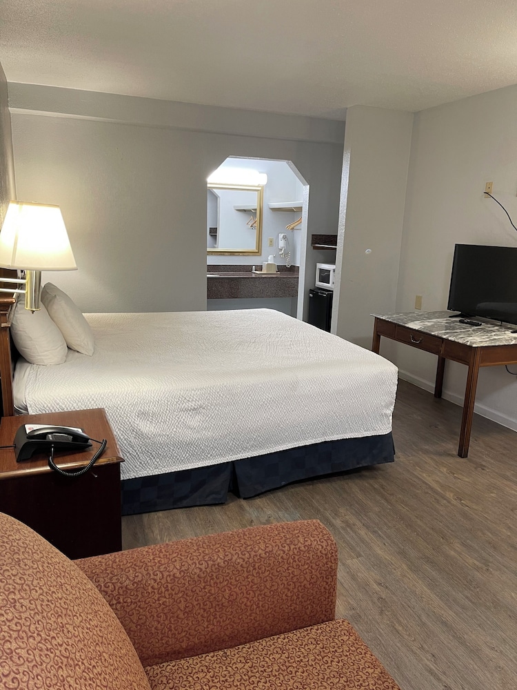 Fairbridge Inn Suites Mcdonoughga 25/52