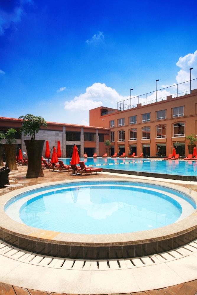 Easeland Hotel 39/42