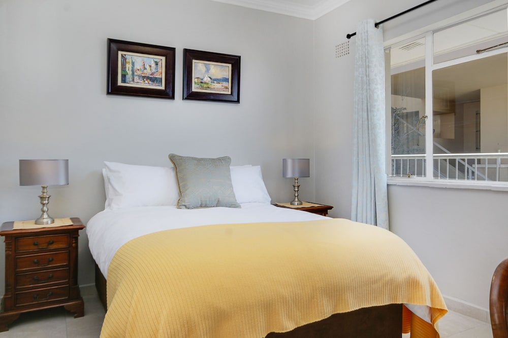 Bluegum Hill Guesthouse Apartments 9/35