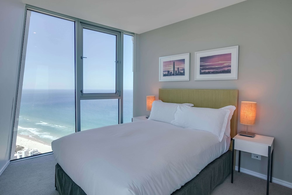 Hilton Surfers Paradise Hotel and Residences 16/60