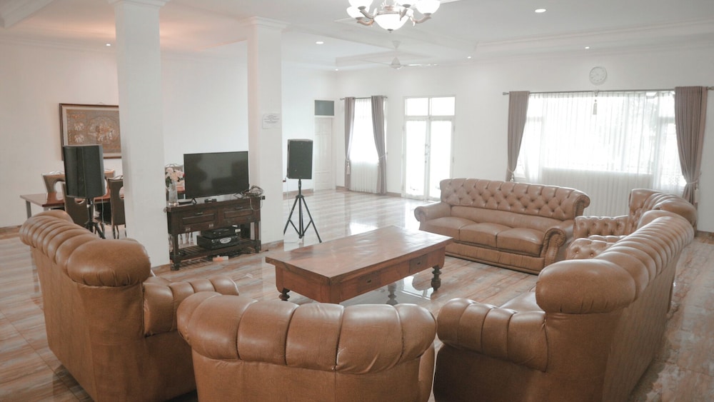 Aries Biru Hotel and Villa 27/49