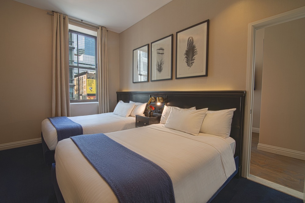 TRIBECA, SUITE, 2 DOUBLE BEDS, SOFA