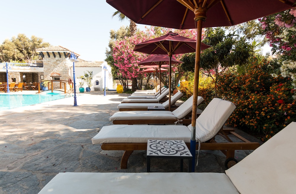 Marphe Hotel Suite and Villas 44/51