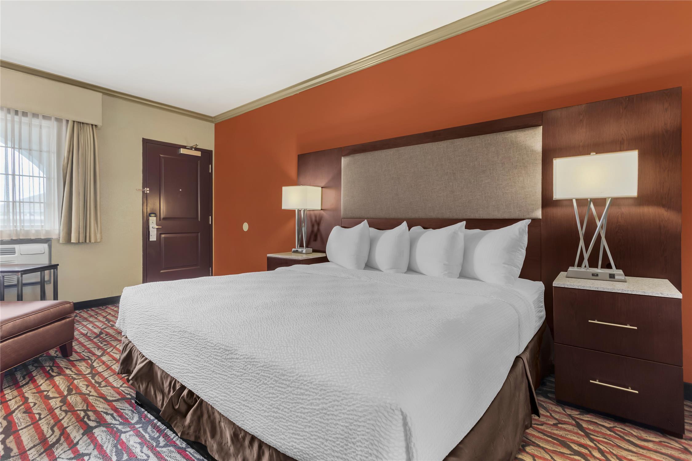 Best Western Plus Brookside Inn 14/62