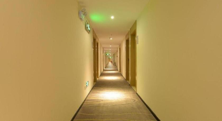 City Comfort Inn (Zhuhai Qinglv Middle Road) 32/54
