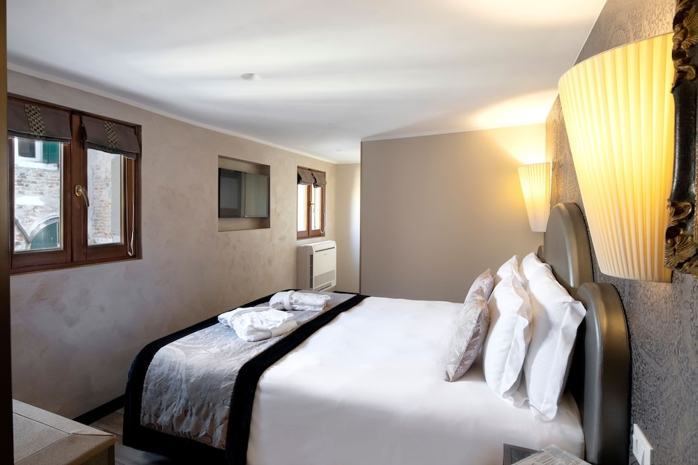 BASIC, DOUBLE BED