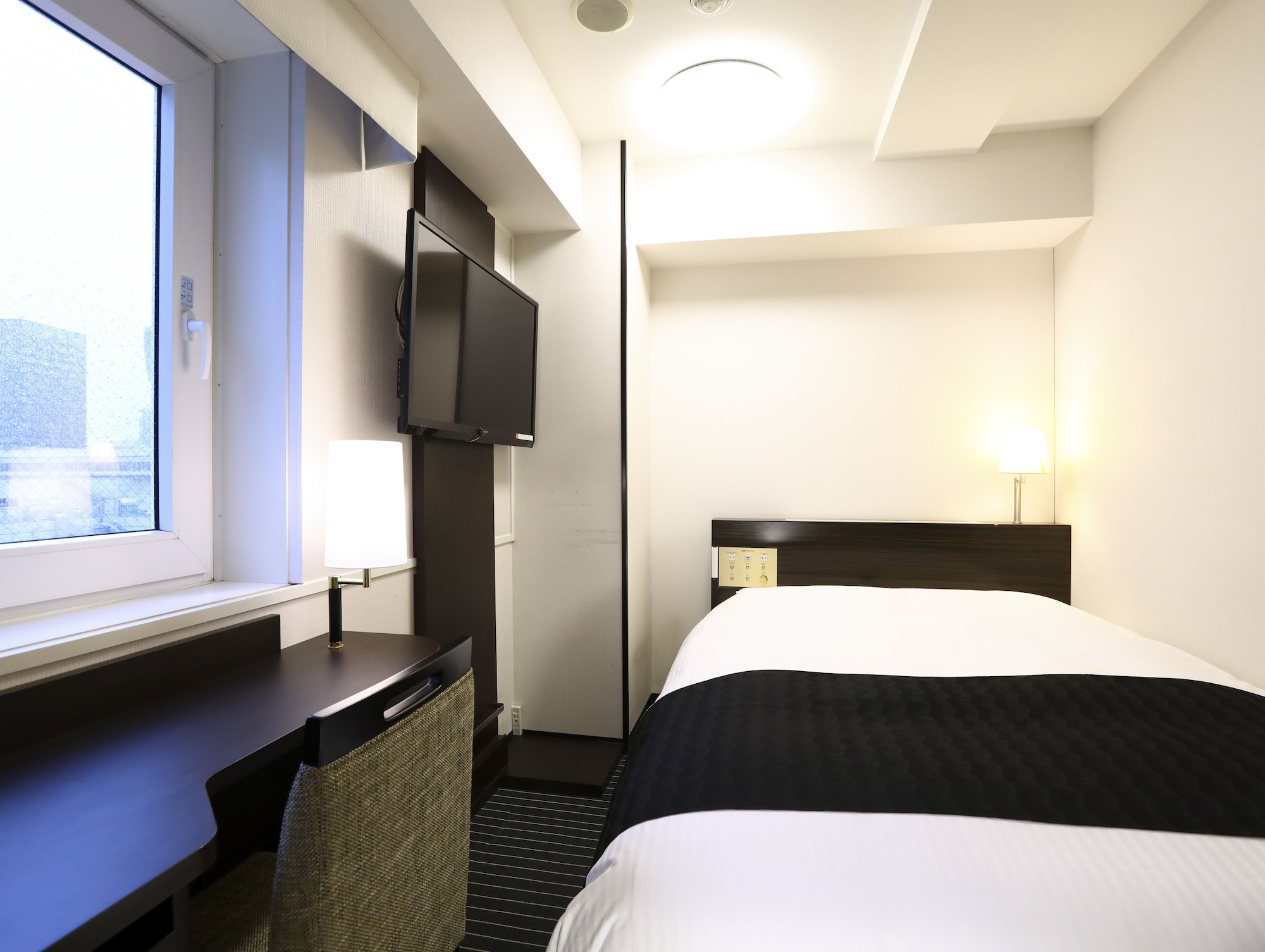 ROOM, DOUBLE BED