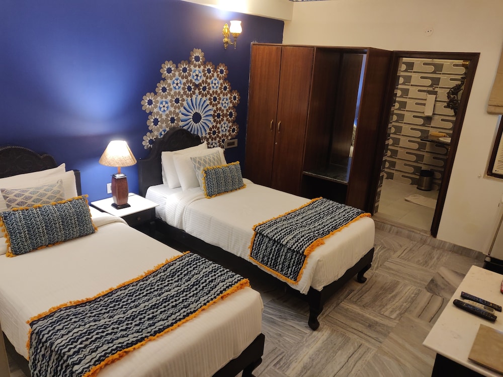 Laxmi Palace Heritage Boutique Hotel 33/65