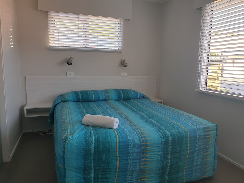 Averill Court Motel 21/63