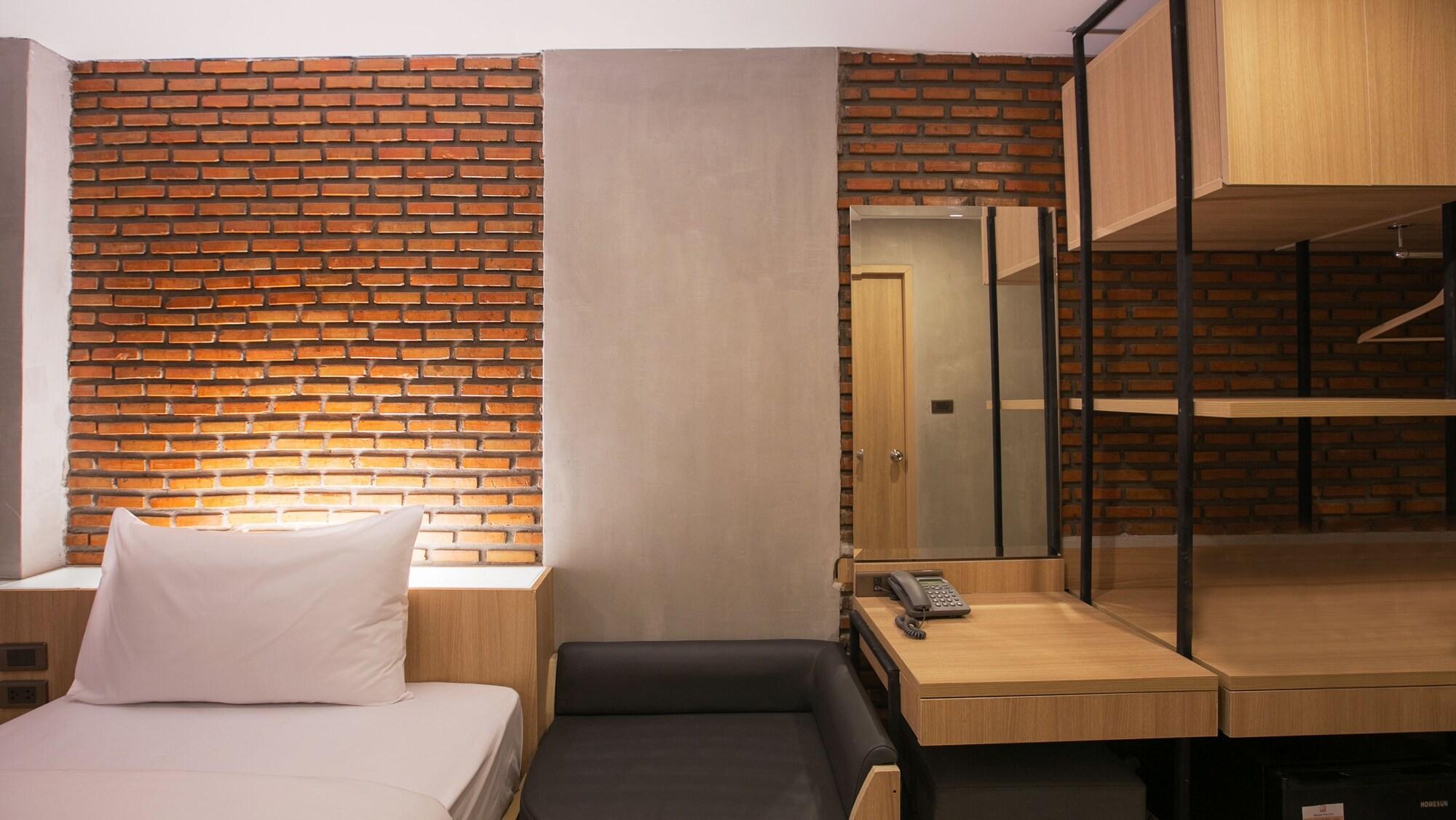 B2 Mukdahan Boutique and Budget Hotel 15/16
