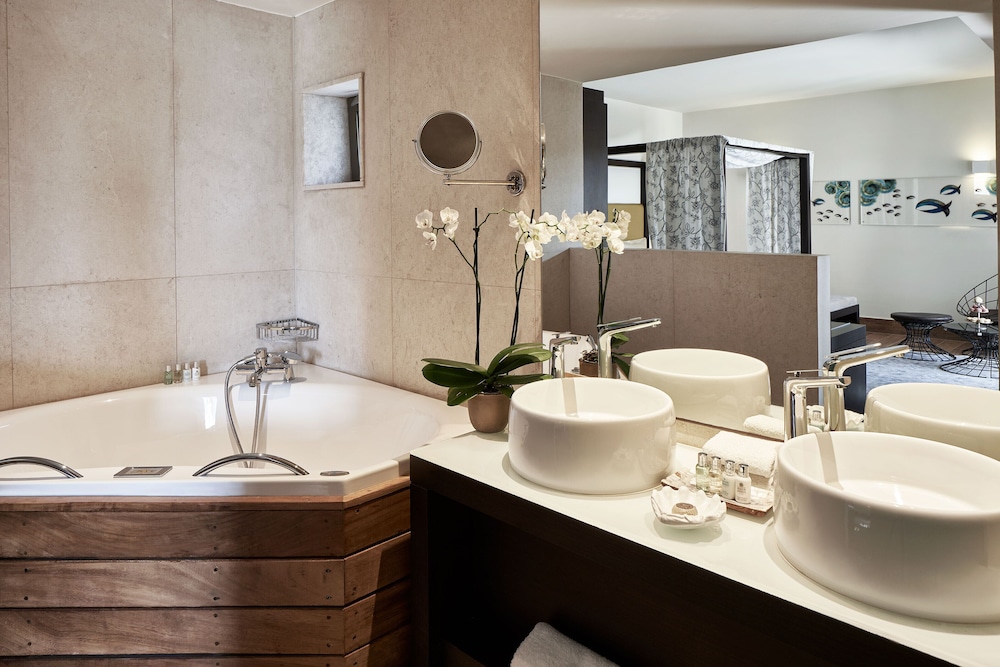 Prestige, Suite, Double Bed, Sofa, Private Pool