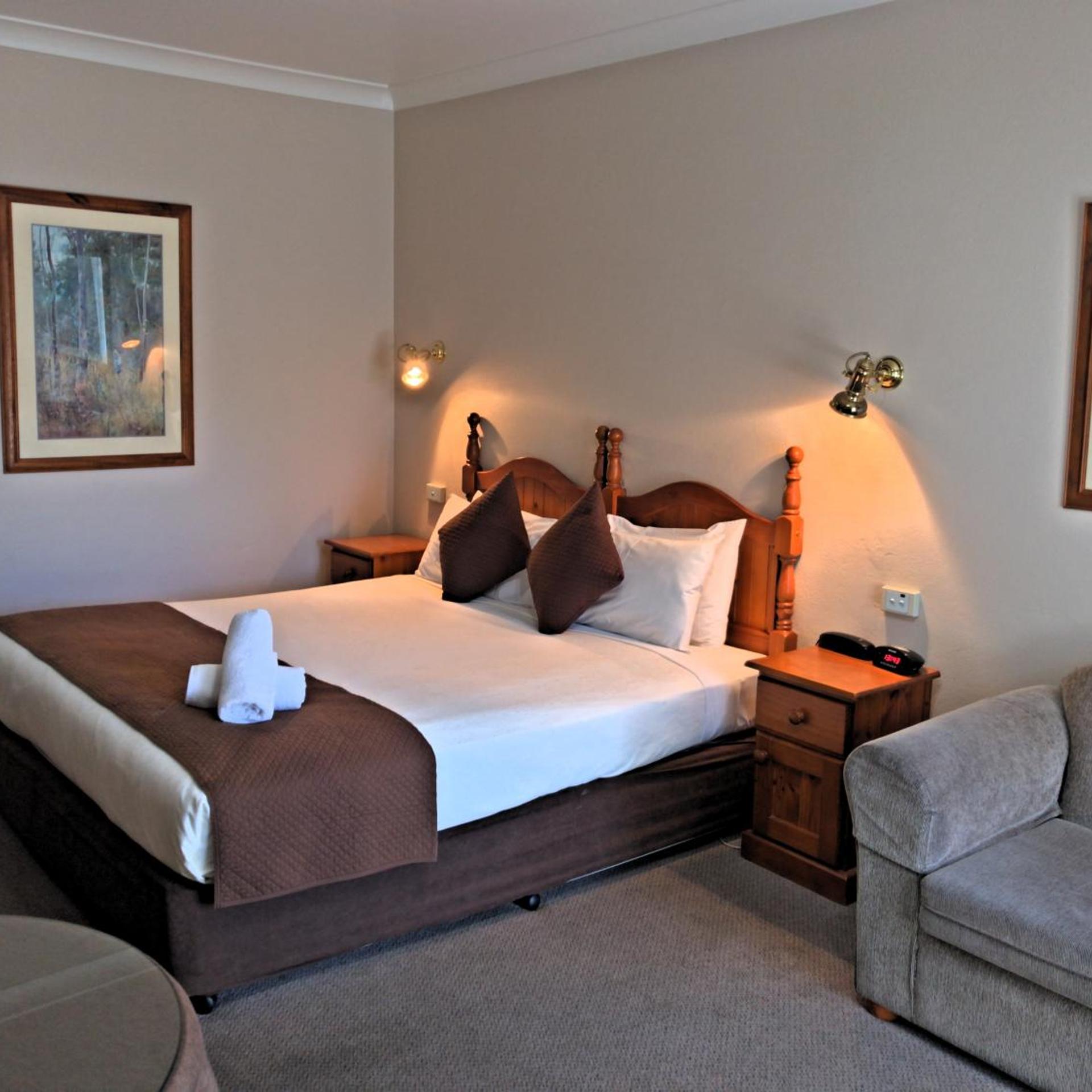 NEW ENGLAND MOTOR INN 14/40