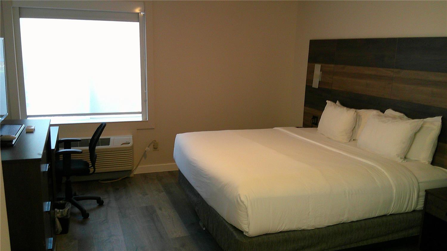 غرفة بسرير كينج لذوي الإعاقة