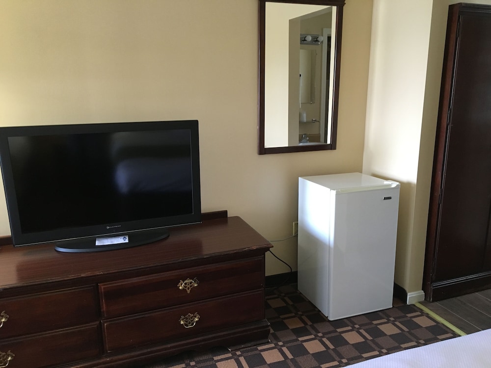 Cabot Inn and Suites 9/50