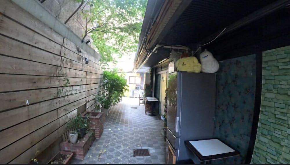 Sophiearth Hostel 66/73