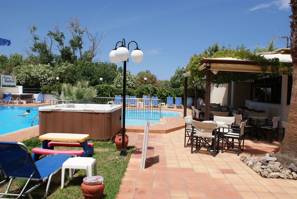 SUNNY SUITES 47/51