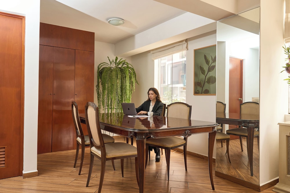 Park Suites 8/50