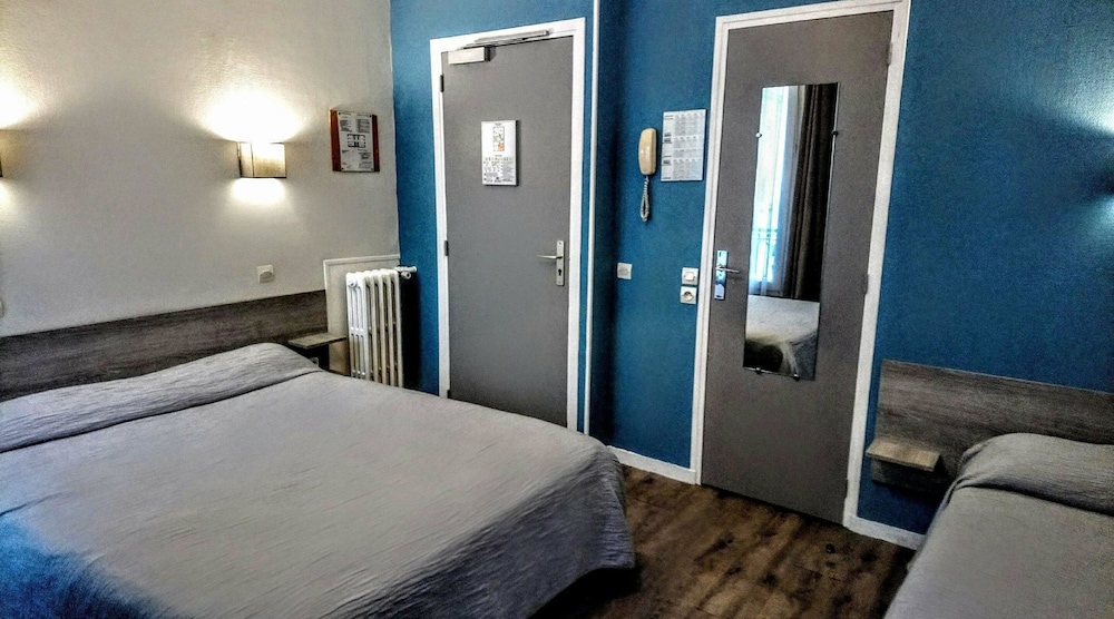 Acacia Hotel 11/20