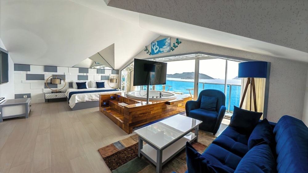 Sea View Hotel 40/50