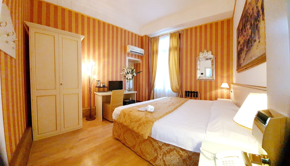 CLASSIC, DOUBLE OR TWIN BED