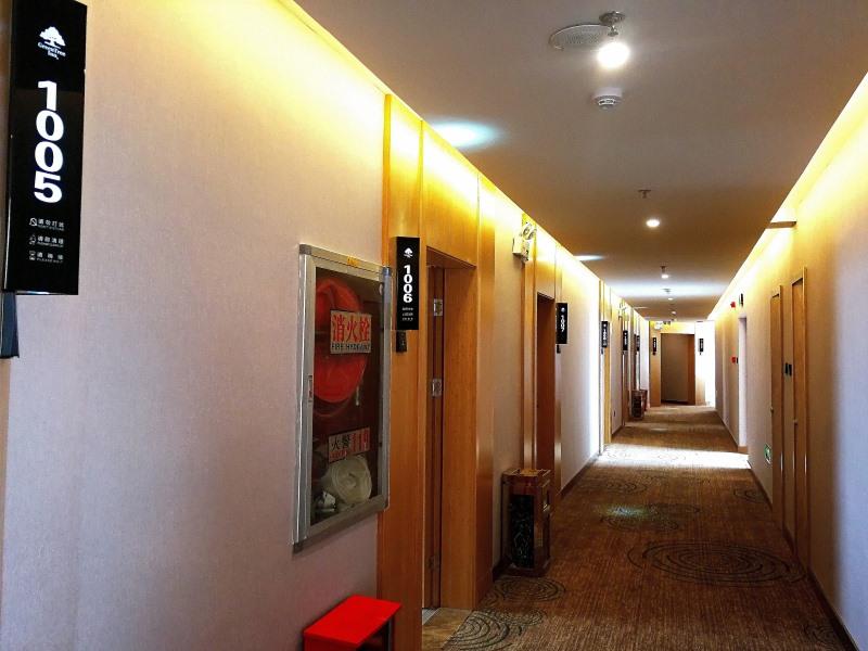 GreenTree Inn Tongling City ZonGYAng County Qishan Road People's Hospital 11/21