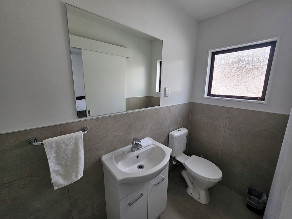 88 Wallace Court Motel 27/36