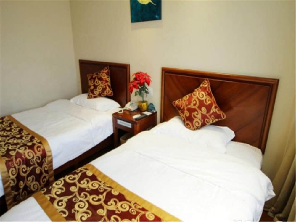 GreenTree Inn Shanghai Jingan Railway Station Xinzha Road Business Hotel 14/17