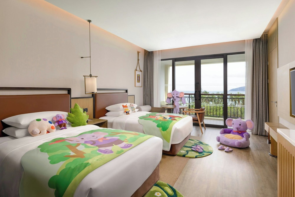 Deluxe, King Bed, Ocean View, Marriott Yalong Bay 8/10