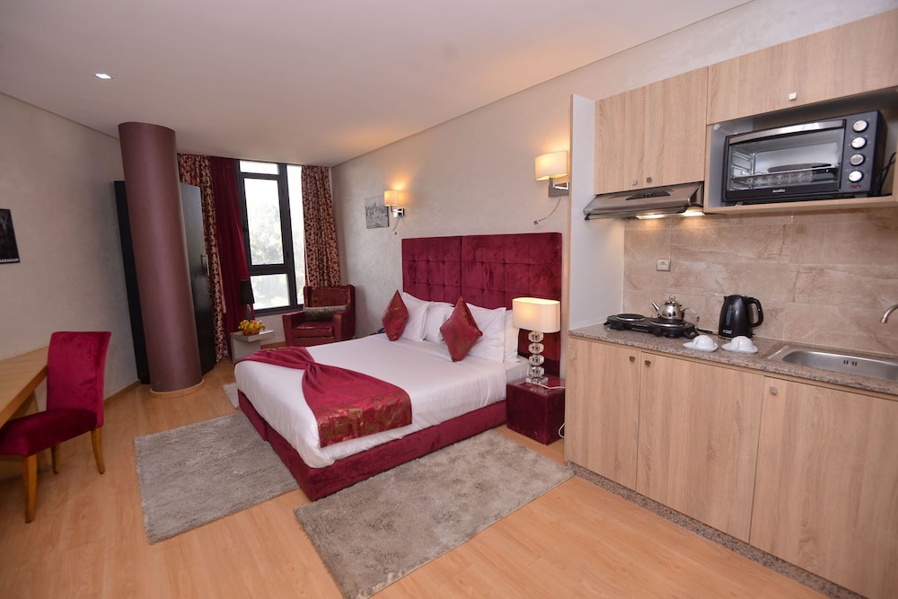 Le 135 Appart Hotel 6/22