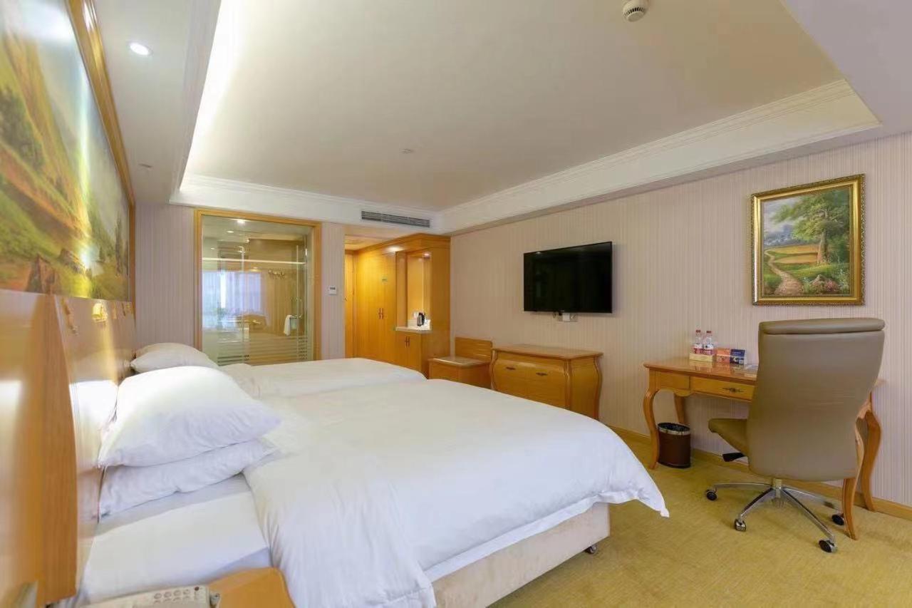 Vienna International Hotel (Shanghai New International Expo Center) 18/27