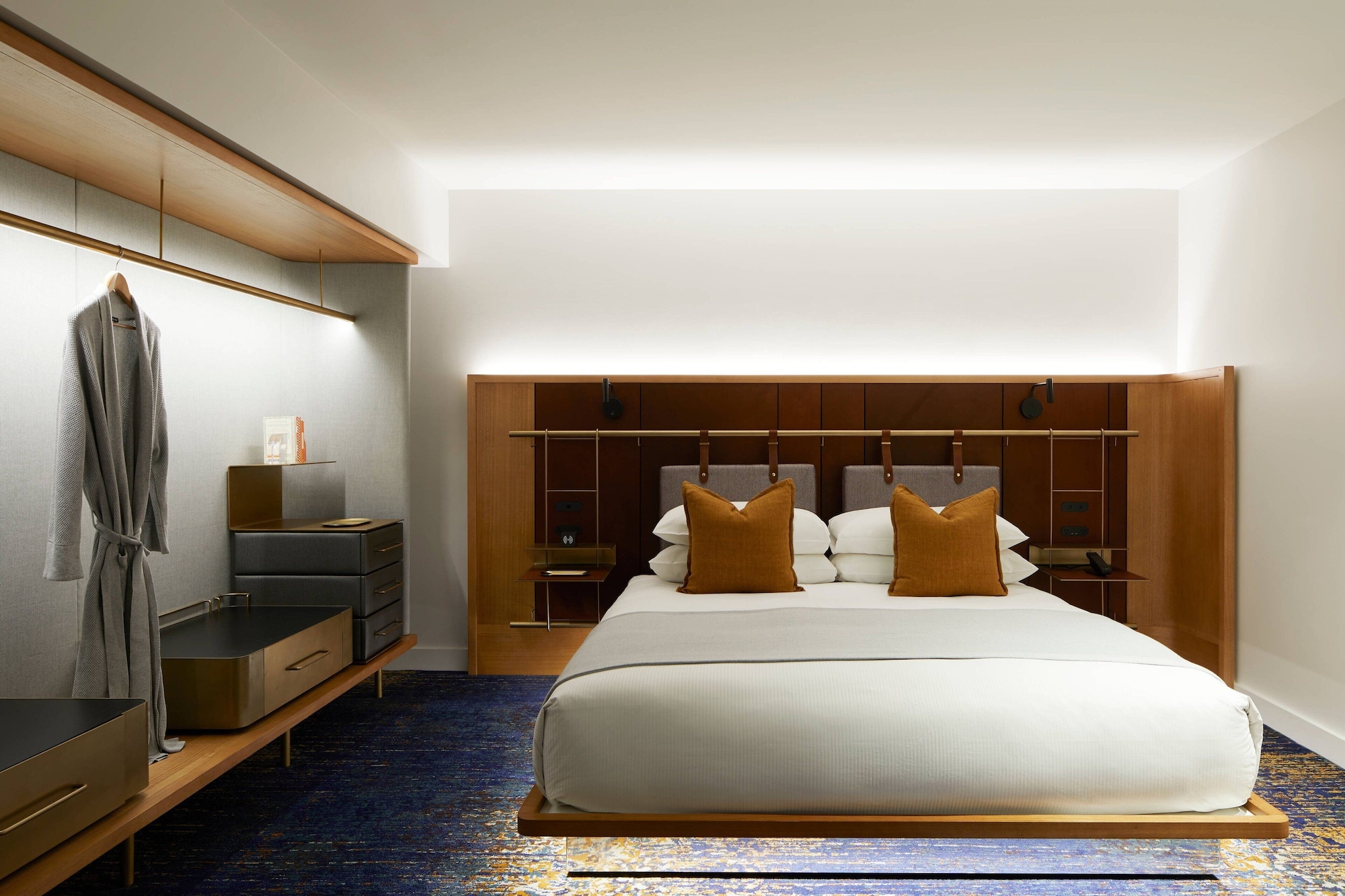Suite, King Bed
