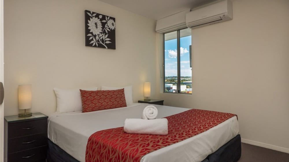 3 BEDROOMS, APARTMENT
